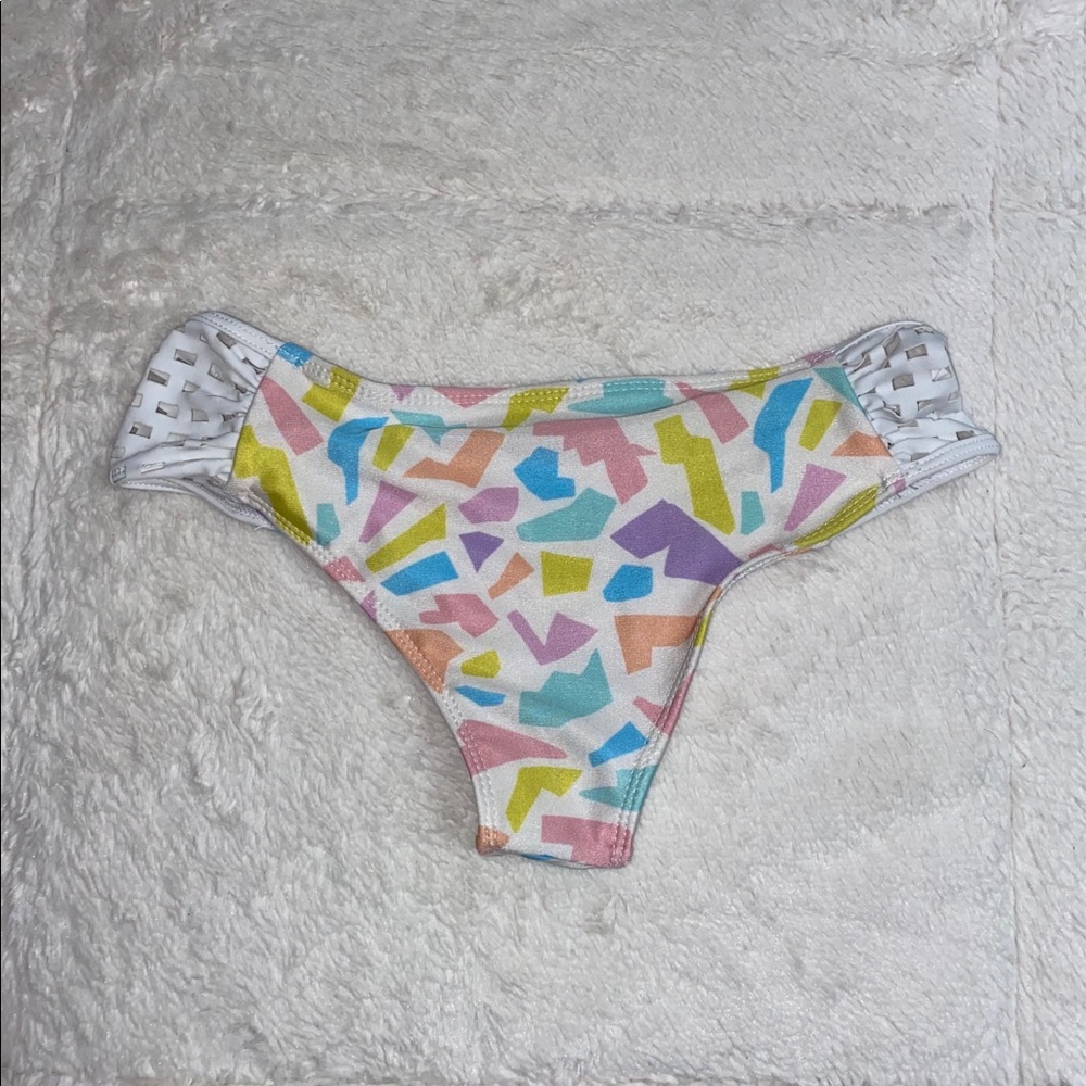 Beach Riot Bikini Bottoms 👙 - Picture 4 of 8
